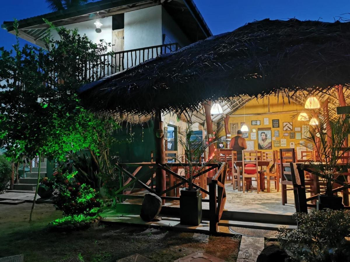Blue Skies Guest House And Restaurant Tangalle Bagian luar foto