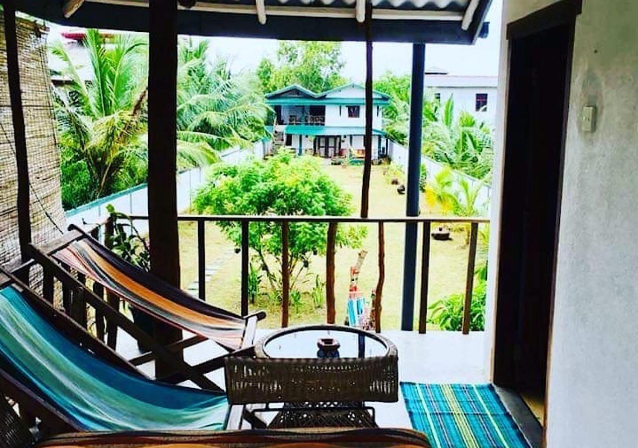 Blue Skies Guest House And Restaurant Tangalle Bagian luar foto